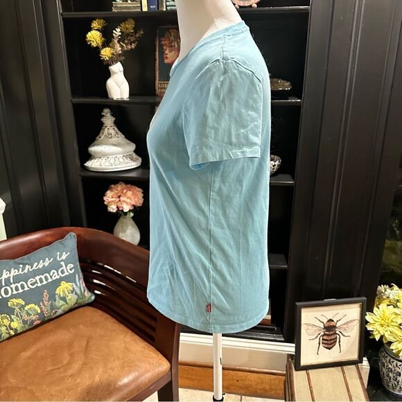 Levi’s Baby Blue T-Shirt Size Small - Picture 8 of 11